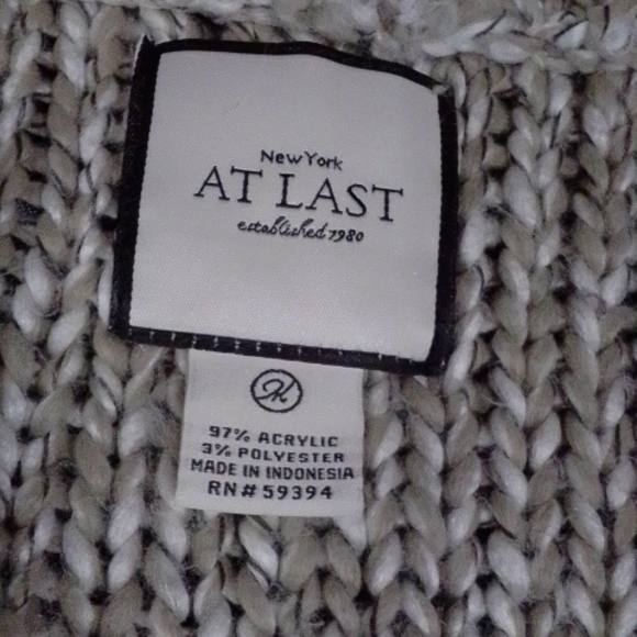 AT LAST ladies short sleeve sweater with overlapping v-neck - Picture 4 of 5